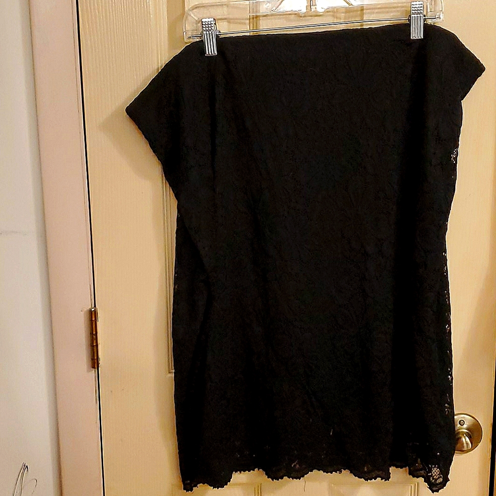 Lace skirt